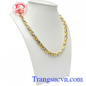 Dây chuyền nam chữ H được chế tác tinh xảo, hoàn hảo đến từng mắt dây