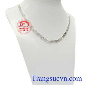 Thích hợp cho cả bé trai lẫn bé gái, không chỉ là đồ trang sức mà sản phẩm còn được đeo để các bé tránh gió