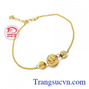 Lắc tay vàng xinh xắn 18k được các bạn nữ yêu thích, bảo hành 12 tháng, giao hàng nhanh trên toàn quốc