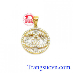 Mặt dây vàng tây đẹp quý phái là sản phẩm đẹp sang trọng được các bạn nữ yêu thích