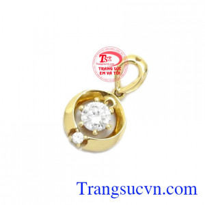 Mặt dây chuyền nữ dịu dàng 18k dễ dàng kết hợp với các trang phục
