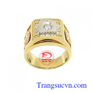 Nhẫn nam vàng 18k đẳng cấp với đường nét tinh xảo, sắc nét, mang lại nét thời trang, sang trọng và mạnh mẽ, là dòng sản phẩm rất được phái mạnh ưa chuộng
