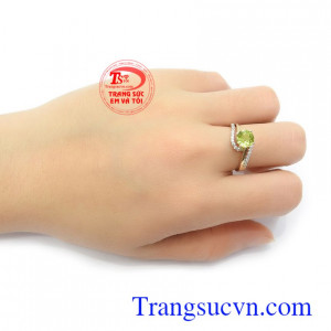 Nhẫn nữ Peridot 10k hưng thịnh