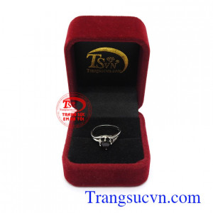 Nhẫn nữ vàng trắng gắn Sapphire thiên nhiên cao cấp