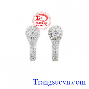 Hoa tai kiều diễm được chế tác từ vàng 10k