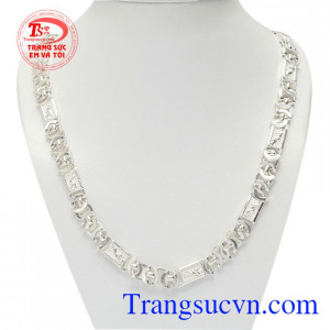 Dây chuyền nam bạc quyền lực là sản phẩm được chế tác tinh xảo, độc đáo