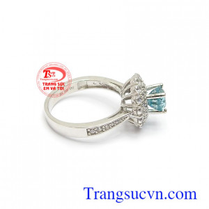 Nhẫn nữ vàng trắng Zircon bình an là món quà tuyệt vời dành tặng người bạn yêu thương