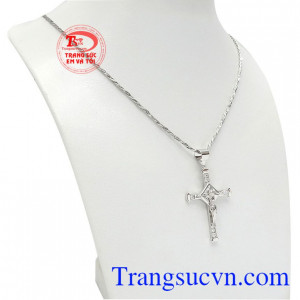 Bộ trang sức thánh giá vàng trắng đẹp được chế tác từ vàng tây 18k sáng bóng và đẹp mắt.