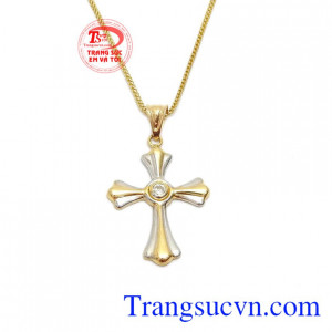 Bộ trang sức vàng tây thánh giá thích hợp cho nhiều độ tuổi.