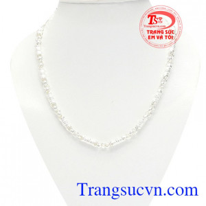 Dây chuyền bạc trẻ em thần đồng được chế tác tinh xảo, chạm khắc sắc nét