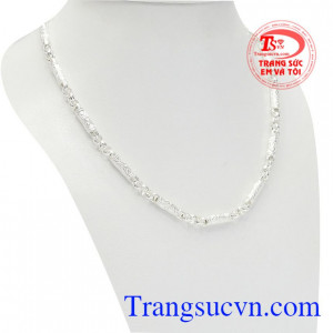 Sản phẩm được chế tác từ bạc 925