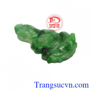 là sản phẩm được chế tác từ ngọc cẩm thạch thiên nhiên.