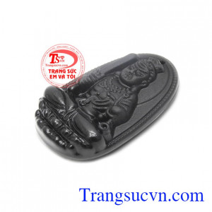 Bất Động Minh Vương chính là hoá thân phẫn nộ của Đức Đại Phật Như Lai hàng phục chúng sinh cứng đầu và hộ trì tam bảo trong những đời vị lai