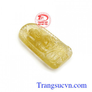 Phật bản mệnh thạch anh tóc tuổi Dậu Bất Động Minh Vương đối với những người sinh năm Dậu được sự hộ mạng của vị đại phật này thì luôn gặp được may mắn trong cuộc sống, mọi việc thuận lợi như ý muốn, cả đời gặp bình an