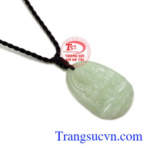Ngoài ra ngọc cẩm thạch mang đến sự may mắn và sức khỏe cho gia chủ