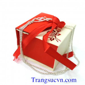 Dây chuyền bạc 925 Chất liệu: bạc ta 925 Trọng lượng: 3,16 chỉ Chiều dài: 46 cm,Quý khách không để bạc tiếp với cái dung dịch hóa chất vì sẽ làm ảnh hưởng đến độ sáng,bóng của sản phẩm