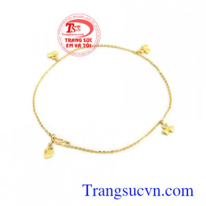 Lắc chân cỏ 3 là xinh xắn là món quà ý nghĩa dành tặng những người yêu thương