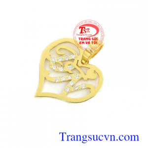 Mặt dây chữ tình yêu là món quà ý nghĩa dành tặng bạn nữ