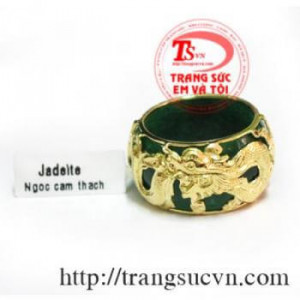 Nhẫn jadeite bọc vàng