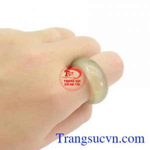 Sản phẩm hợp phong thủy, sang trọng và hợp thời trang mang lại bình an may mắn cho người sử dụng