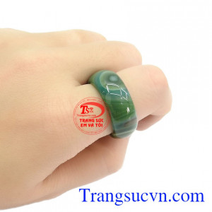 Đá mã não còn có thể làm hóa giải những sự cãi vã, mâu thuẫn đem lại sự bình yên và may mắn cho chủ nhân