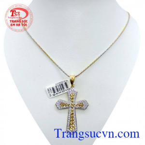 Trang sức bộ dây nữ vàng ý 3 màu đảm bảo chất lượng bền đẹp đảm bảo chất lượng, đẹp nữ tính đảm bảo kết hợp mặt thập tự Giá 18k biểu tượng của sự khổ đau và cũng chính nhờ sự Chế và Sống lại của Đức Ki tô. Bộ dây chuyền mặt chữ thập vàng màu
