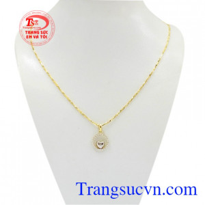 Bộ dây chuyền trang nhã là sản phẩm hiện đang được các bạn nữ yêu thích.