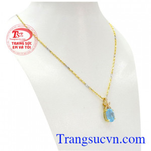 Bô dây chuyền uyên ương thích hợp với những  cô nàng có tính cách mơ mộng