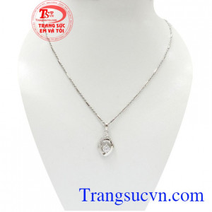 Bộ dây chuyền vàng trắng đẹp 10k là sản phẩm được các bạn nữ yêu thích với kiểu dáng thời trang mang đến vẻ đẹp sang trọng cho phái nữ