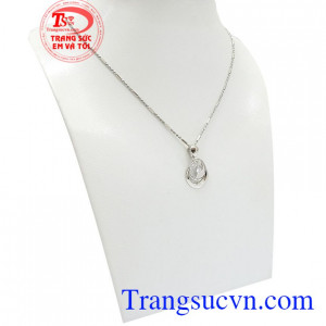 Bộ dây đá trắng 10k mang đến vẻ đẹp thanh lịch cho phái đẹp
