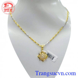Bộ mặt nữ dây chuyền vàng Bộ trang sức nữ vàng quà tặng cho chị em phụ nữ trong các dịp lễ tết và ngày sinh nhật,ngày kỷ niệm món quà ý nghĩa,dây chuyền và mặt dây chất lượng đảm bảo,Sang trọng và quý phái hợp thời trang.