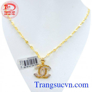 Bộ nữ trang vàng mặt dây là món quà ý nghĩa trong các dịp sinh nhật, lễ tết và kỷ niệm của người thương. Bộ nữ trang vàng mặt dây bảo hành chu đáo.