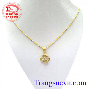 Bộ trang sức hoa may mắn hợp thời trang,hạnh phúc,vàng dây chuyên,mặt dây đảm bảo chất lượng vàng,uy tín, khách hàng ưa chuộng,bộ trang sức may mắn,vàng tây