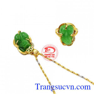 Với thiết kế trang nhã, tinh tế hợp phong thủy,Bộ trang sức tỳ hưu 14k