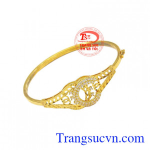 Vòng tay vàng đeo hợp thời trang, chất lượng đảm bảo uy tín, khách hàng ưa chuộng nhiều năm, có kiểm định vàng, bảo hành 6 tháng.