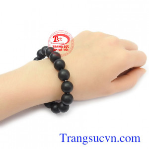 Chuỗi tay Obsidian an nhiên 12 ly là lá bùa hộ mệnh cho người đeo, có tác dụng mang lại may mắn, bình an, tài lộc trong cuộc sống
