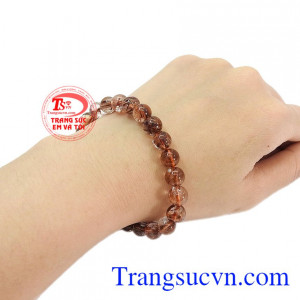 Với những người mệnh kim và thổ thì đây chính là chiếc vòng tay đá quý dành cho bạn.