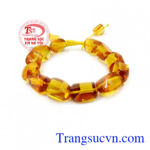 Chuỗi vòng tay Amber hộ mệnh là loại đá được hình thành từ nhựa cây cách đây hàng triệu năm
