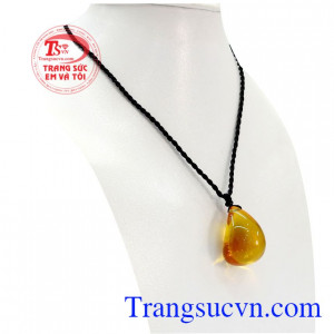 Hổ phách là loại đá mang đầy tâm linh chứa đựng tinh hoa của trời đấ