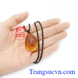 Đá Amber phù hợp với những người mệnh thổ, mệnh kim