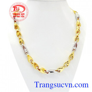 Dây chuyền nam to đẹp với kiểu chiế tác đánh rỗng nhằm được chiếc dây chuyền to lớn so với dây chuyền vàng 18k không thể đánh được với trọng lượng như vậy