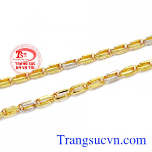 Dây chuyền nam dễ kết hợp các phong cách trang phục khác nhau