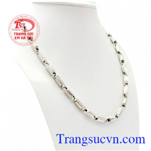 hợp thời trang đẳng cấp,dây chuyên vàng trắng sang trọng