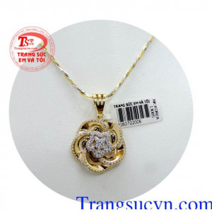 Bộ mặt dây đẹp, dây chuyền vàng đeo mặt dây nữ chất lượng đảm bảo, hàng nhập khẩu sáng bóng.