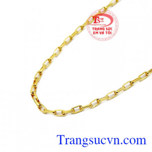 Sản phẩm dành cho phái mạnh kết hợp cùng mặt dây chuyền vàng nam