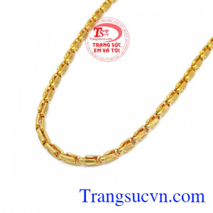 Chất lượng vàng đảm bảo uy tín dây chuyền nam tính và mạnh mẽ