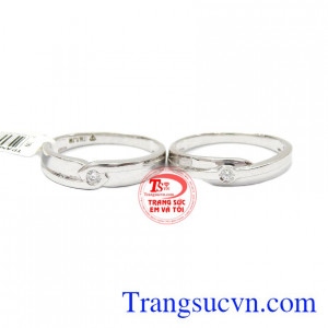 Đôi nhẫn cưới kết hợp cùng đá Cz tạo điểm nhấn cho sản phẩm,Đôi nhẫn cưới vàng 18k Ialia + kim cương