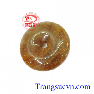 Thạch anh tóc giúp nâng cao sự tập trung trí óc, giảm sự lo lắng và sợ hãi, giúp tăng sự quyết đoán