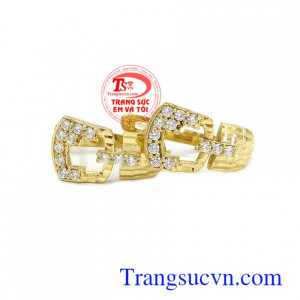 Hoa tai vàng tây đẹp được chế tác tỉ mỉ, tinh xảo