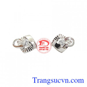 Sản phẩm phù hợp với mọi lứa tuổi, hợp thời trang, dễ kết hợp với nhiều loại trang phục khác nhau